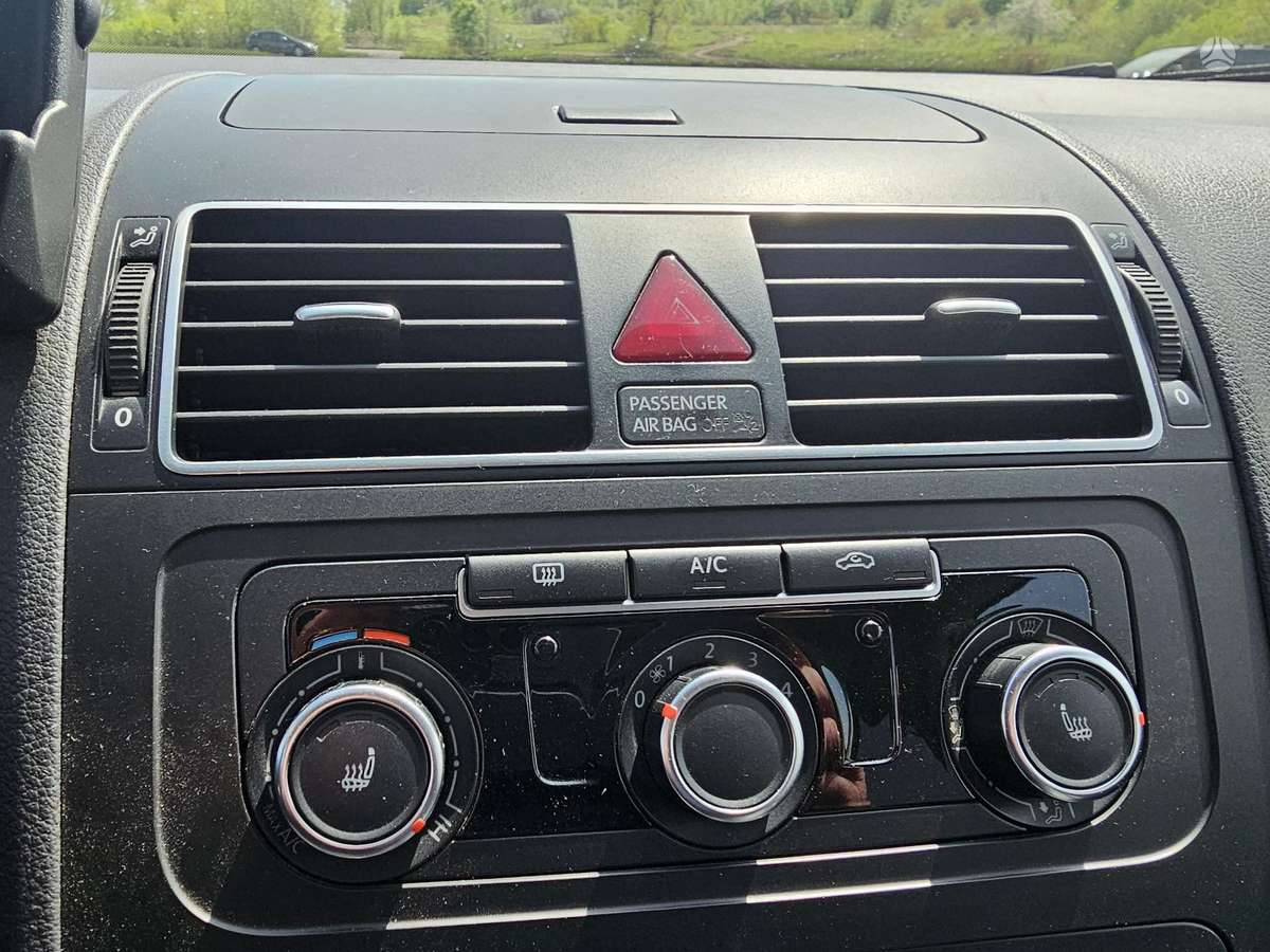 Volkswagen Touran 2015 — фото 16