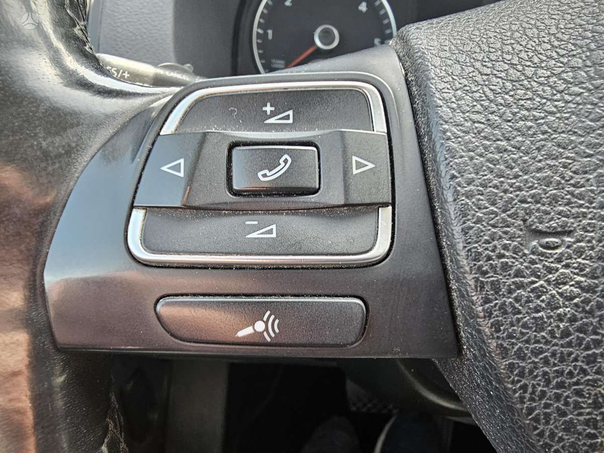 Volkswagen Touran 2015 — фото 20