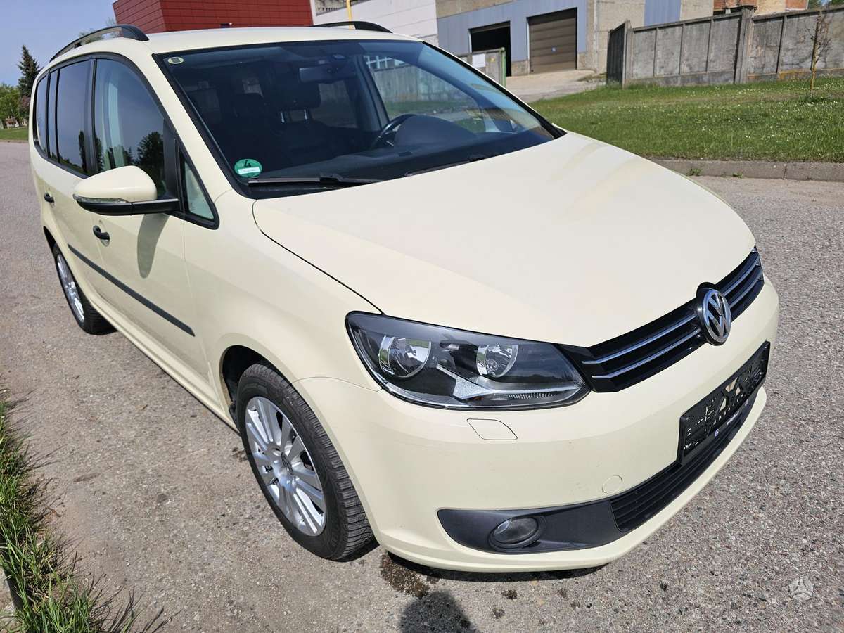 Volkswagen Touran 2015 — двигун 1968 cm³