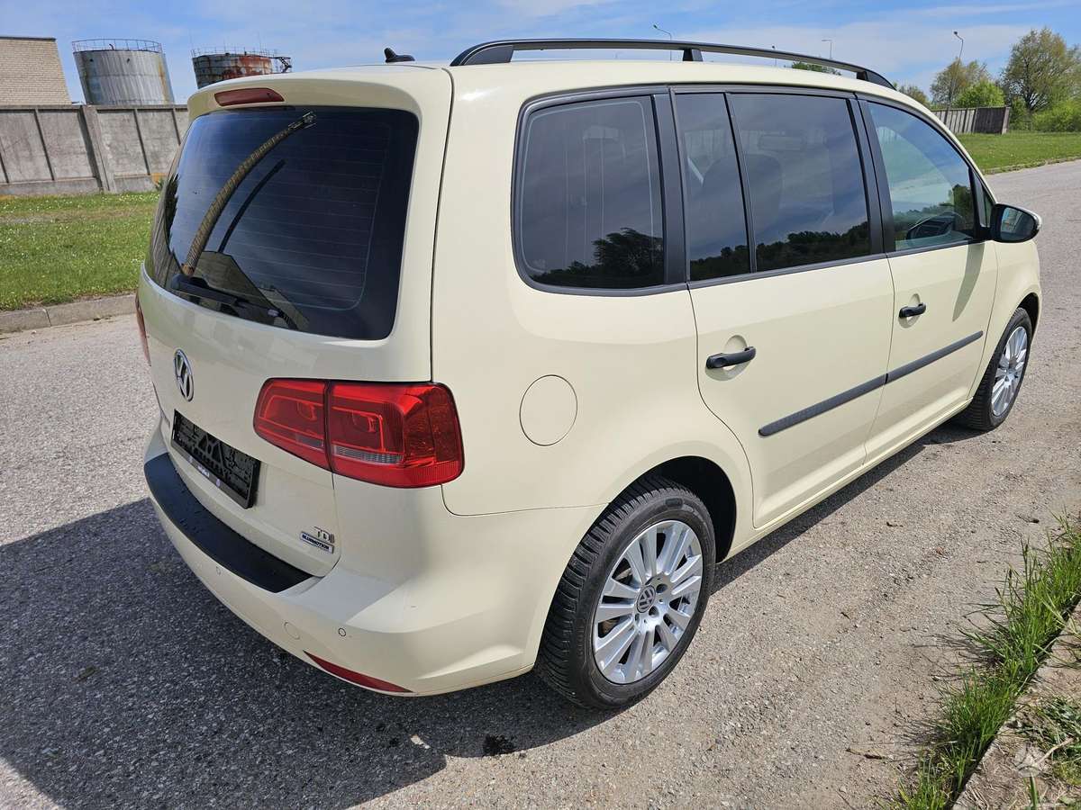 Volkswagen Touran 2015 — фото 5