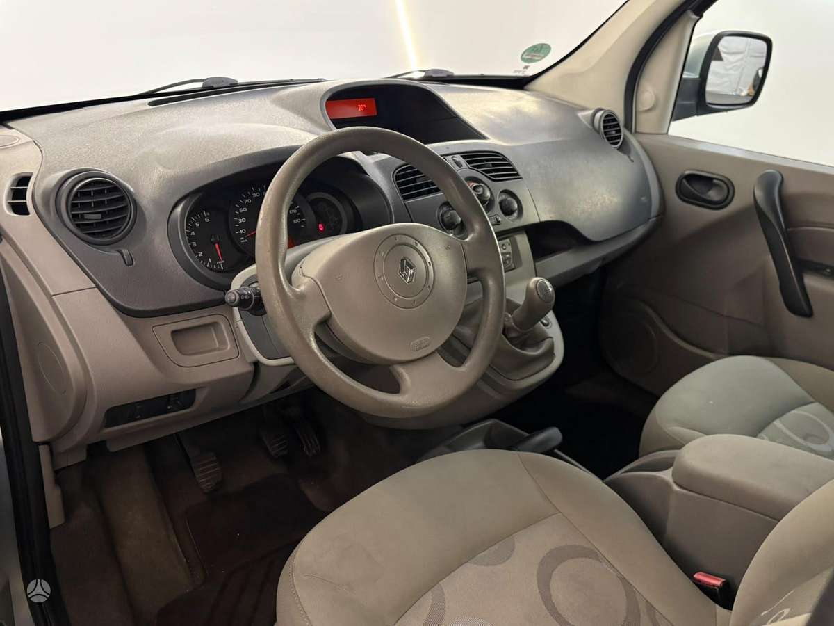 Renault Kangoo 2010 — rear view