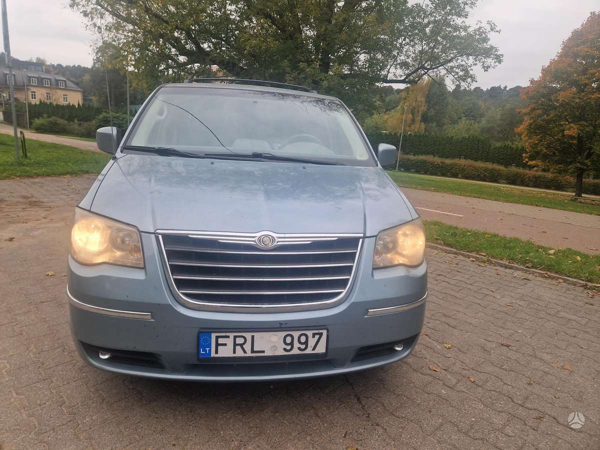 Chrysler Town 2009 — вигляд ззаду