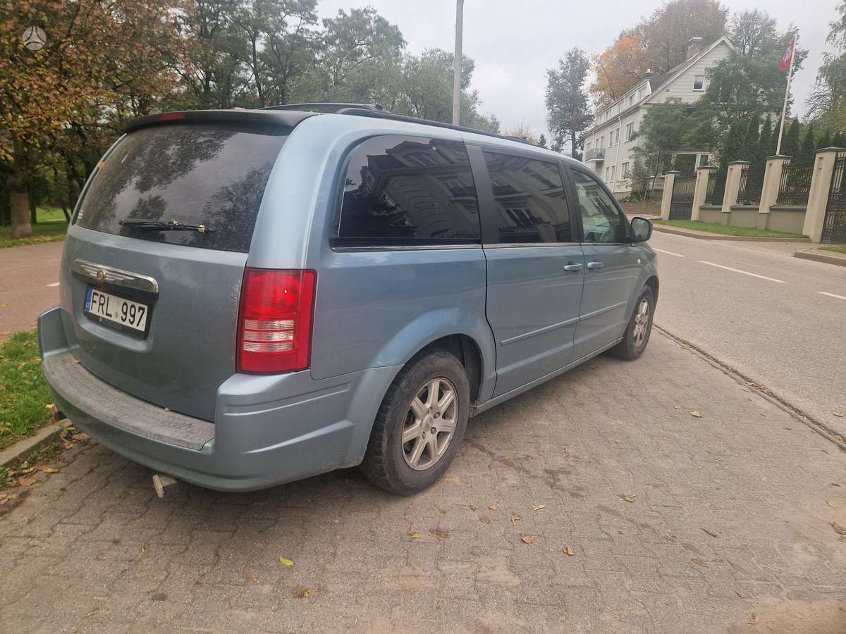 Chrysler Town 2009 — двигун 3778 cm³, 197 HP (145kW)