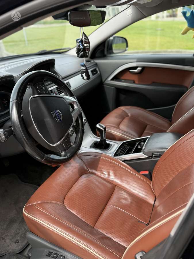 Volvo V70 2015 — photo 11