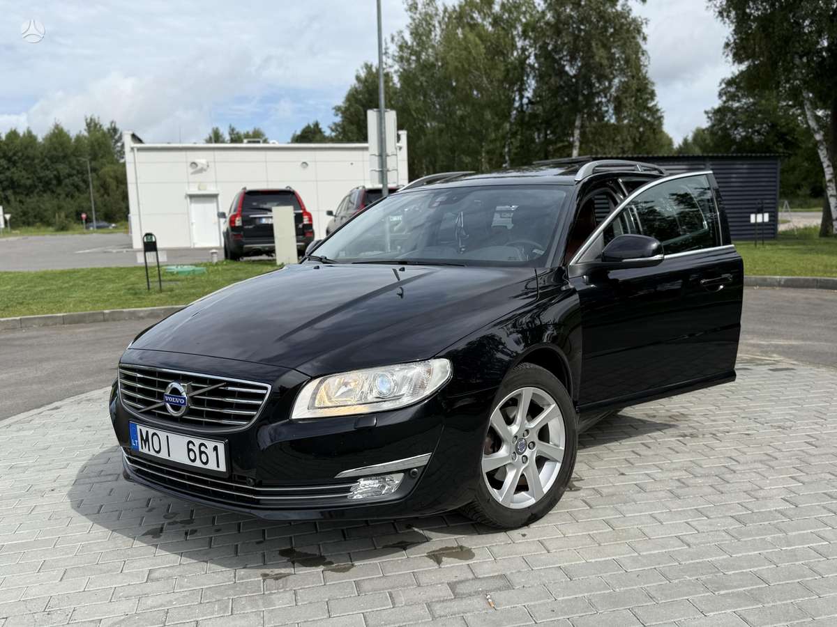 Volvo V70 2015 — rear view
