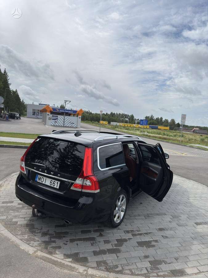 Volvo V70 2015 — photo 22