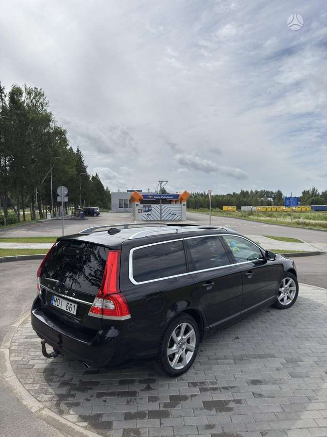 Volvo V70 2015 — photo 23