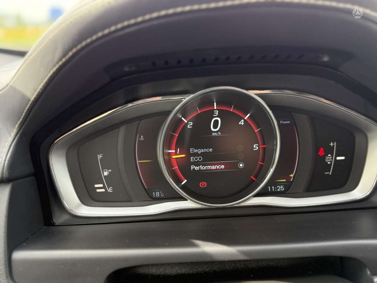 Volvo V70 2015 — photo 5