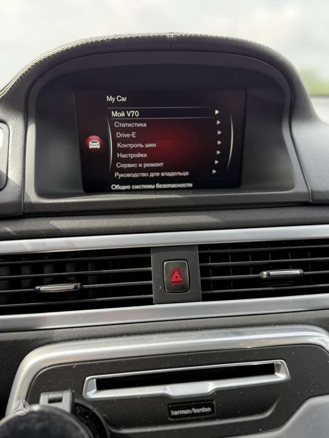 Volvo V70 2015 — photo 9