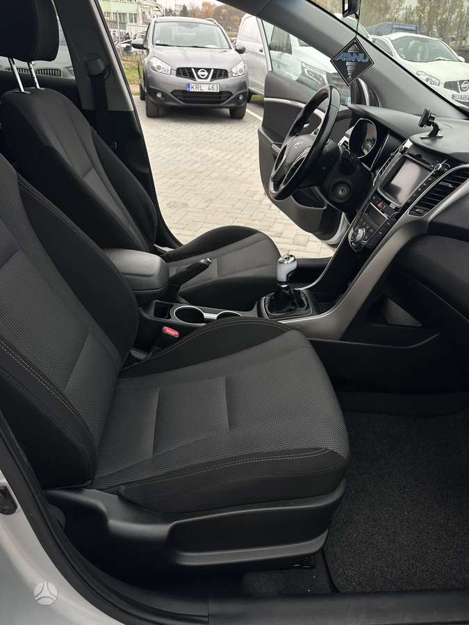 Hyundai i30 2015 — photo 10