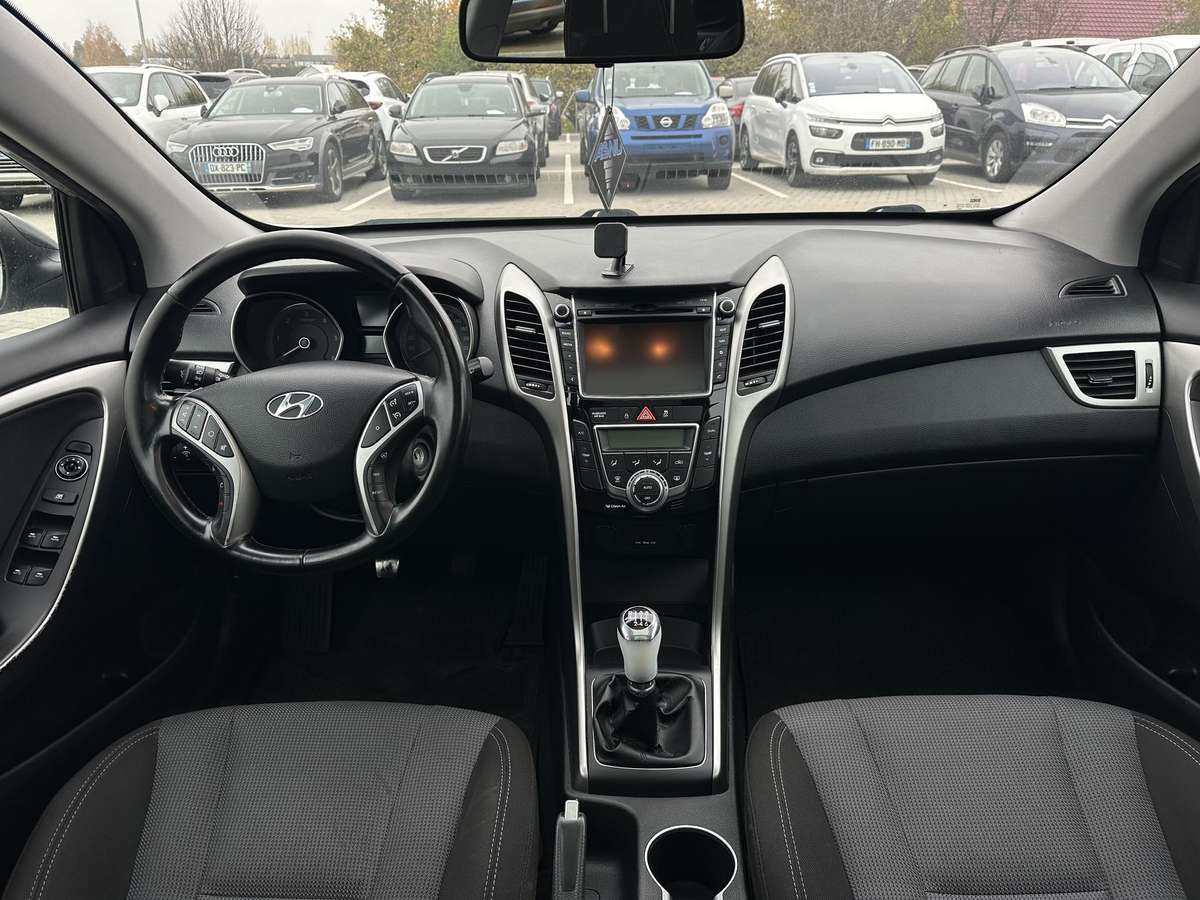 Hyundai i30 2015 — photo 11