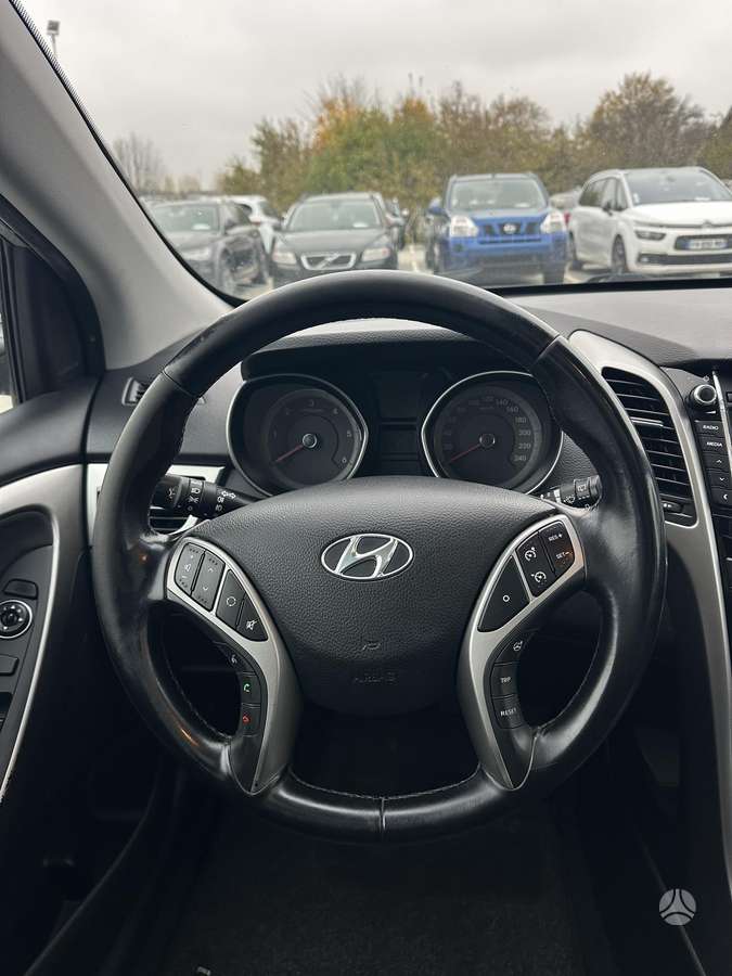 Hyundai i30 2015 — photo 12