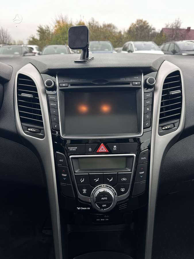 Hyundai i30 2015 — photo 13