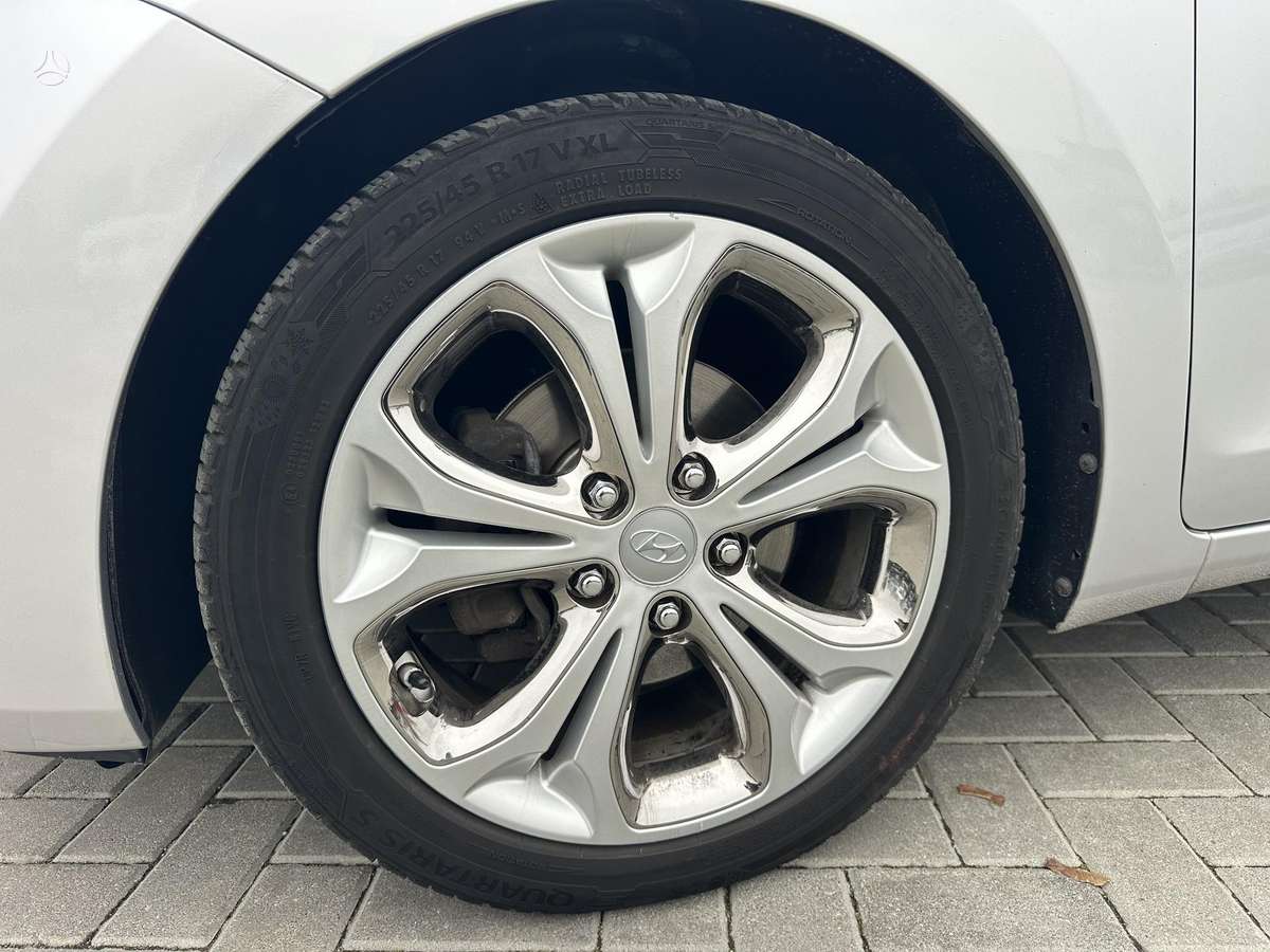 Hyundai i30 2015 — photo 19