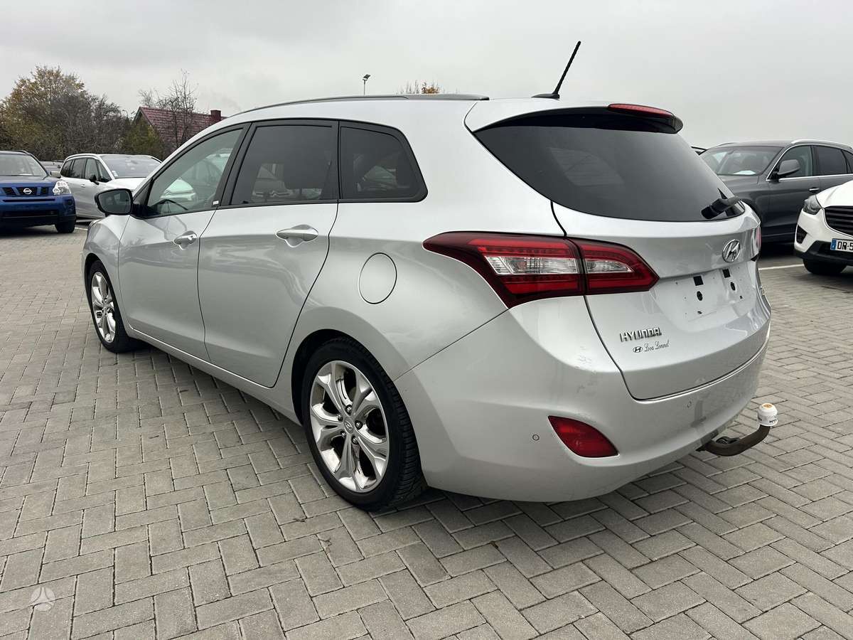 Hyundai i30 2015 — interior