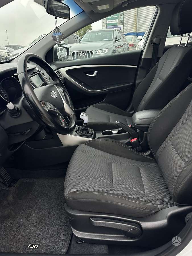 Hyundai i30 2015 — photo 9