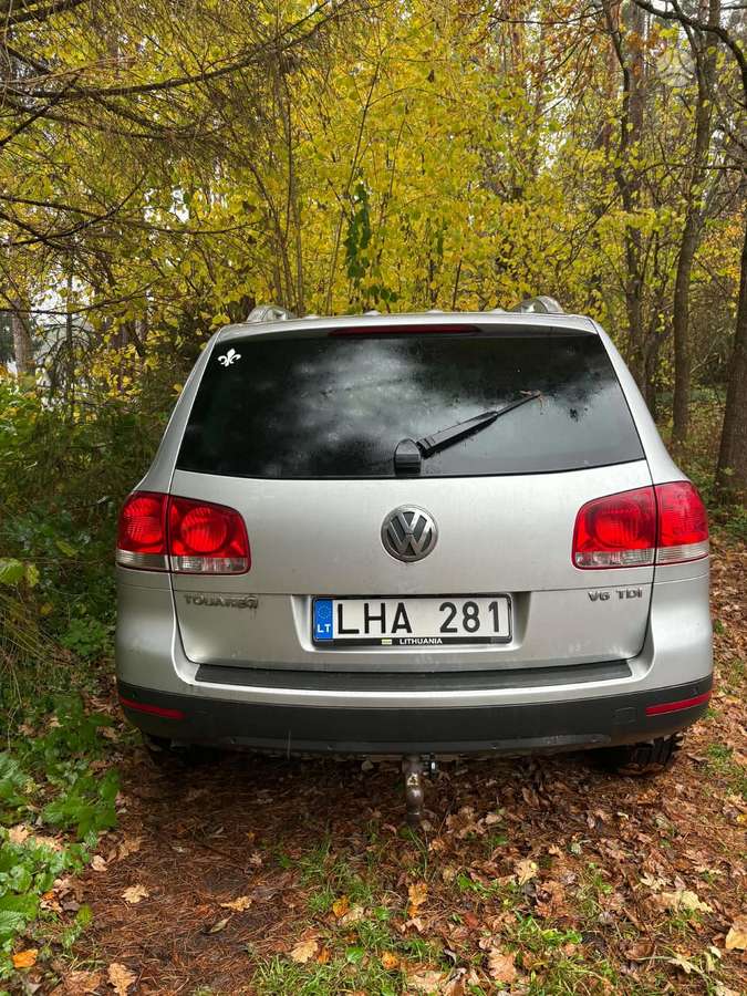 Volkswagen Touareg 2006 — engine 3000 cm³, 224 HP (165kW)