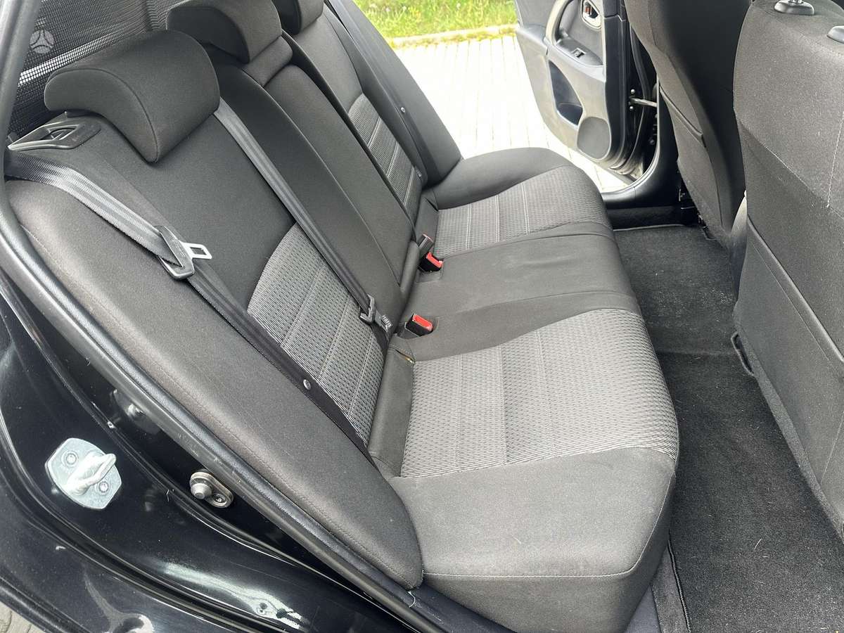 Toyota Avensis 2013 — photo 21