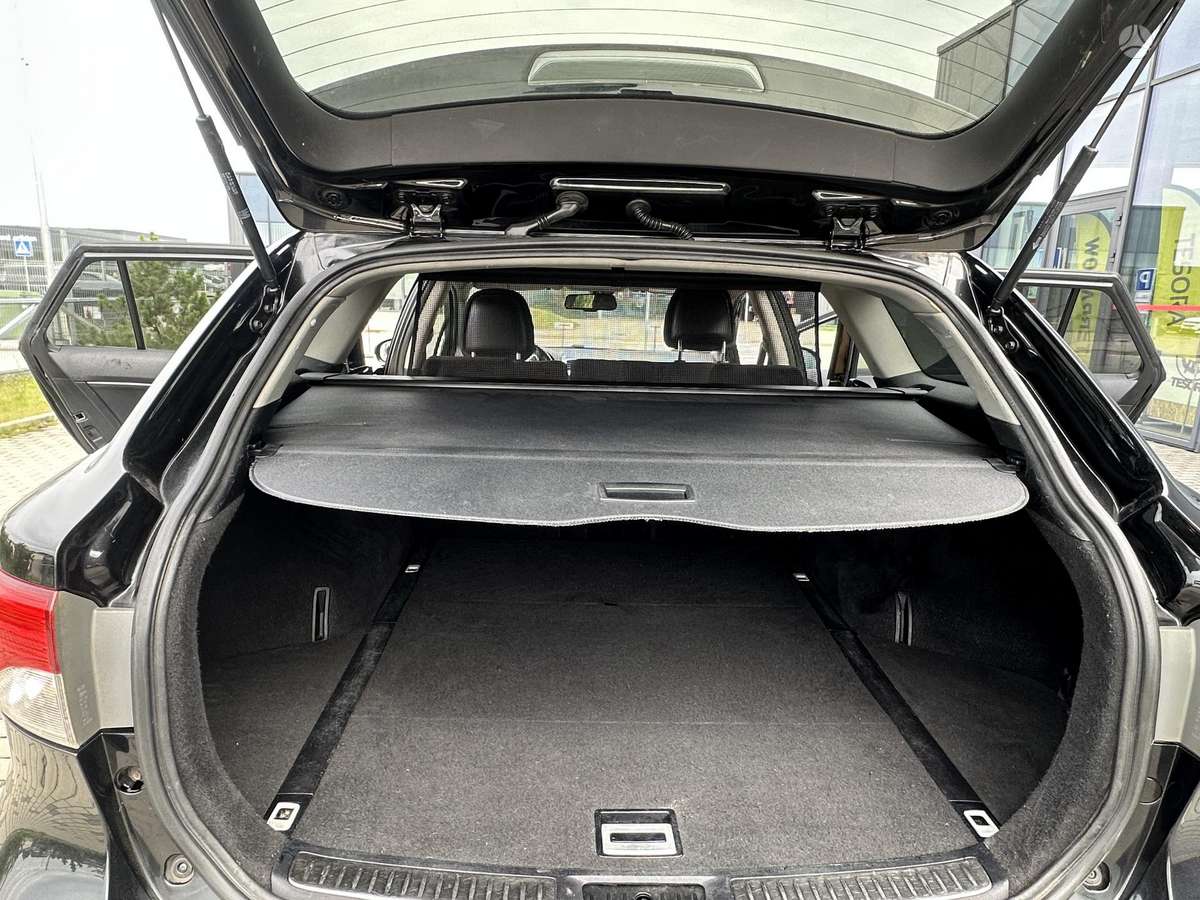 Toyota Avensis 2013 — photo 23