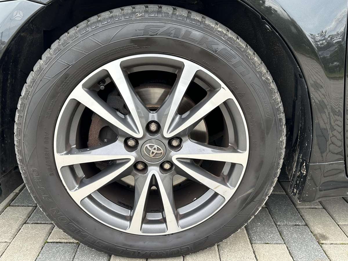 Toyota Avensis 2013 — photo 26