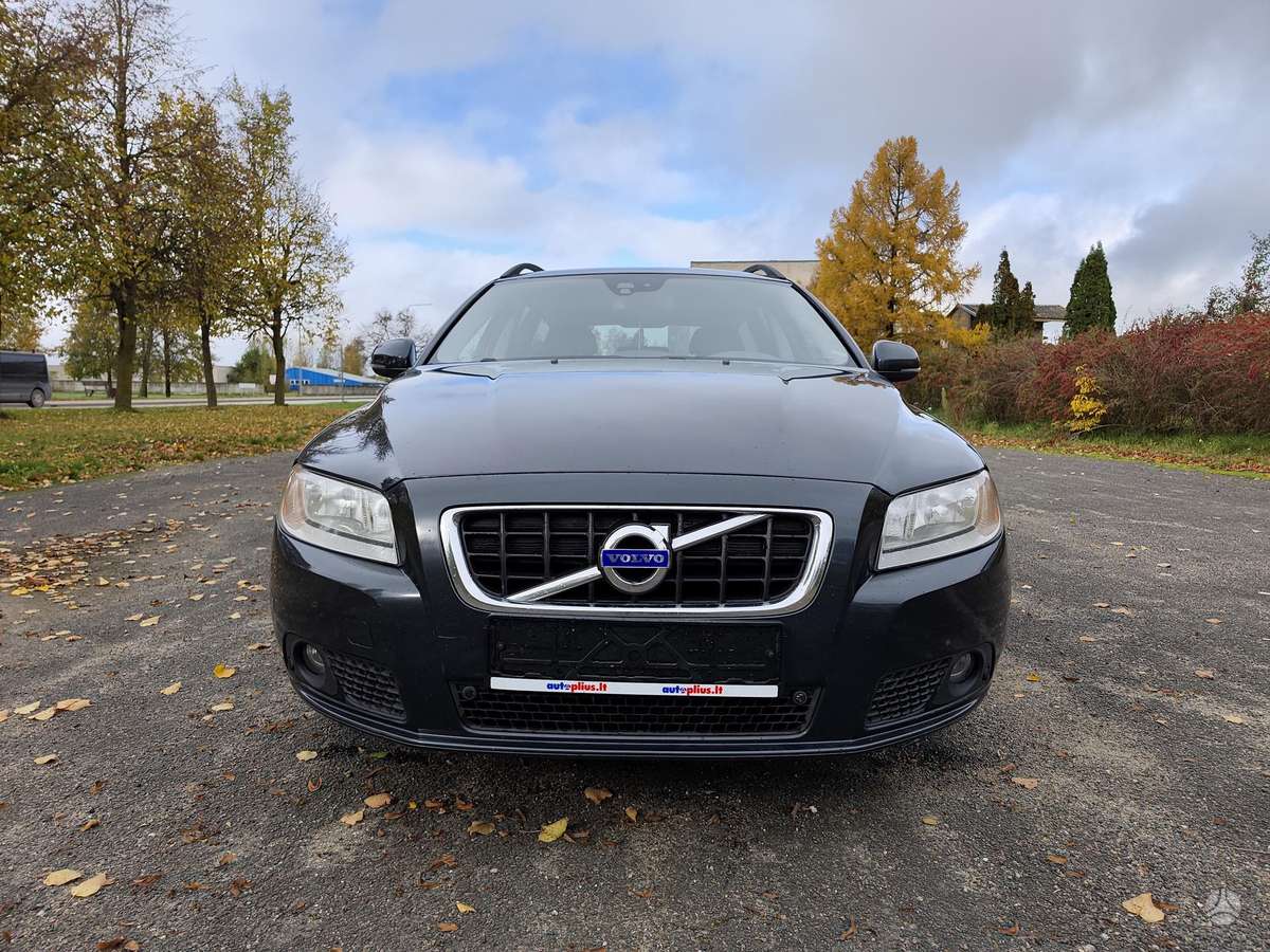 Volvo V70 2012 — photo 12