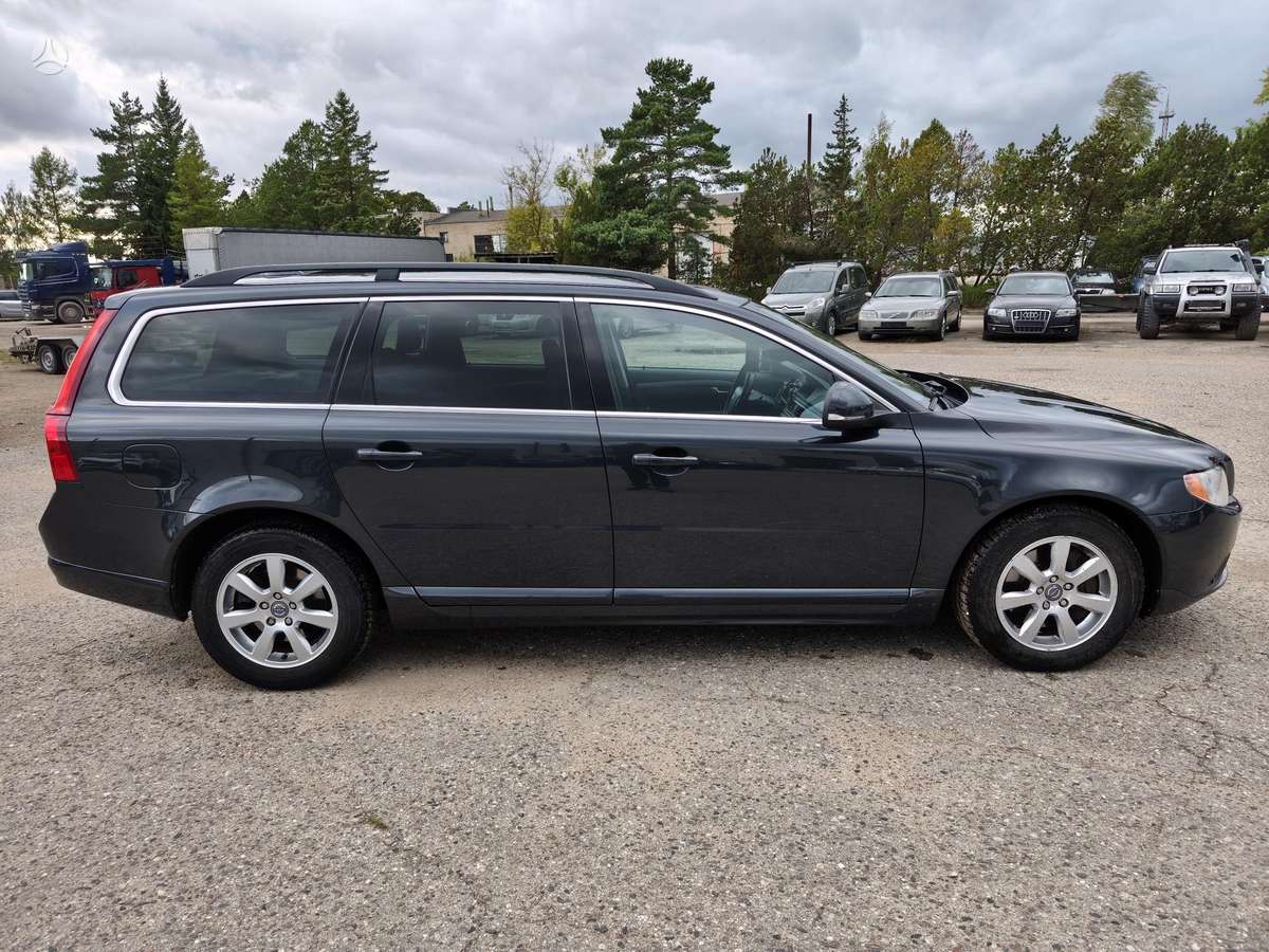 Volvo V70 2012 — photo 6