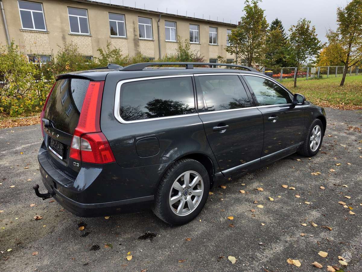Volvo V70 2012 — photo 6
