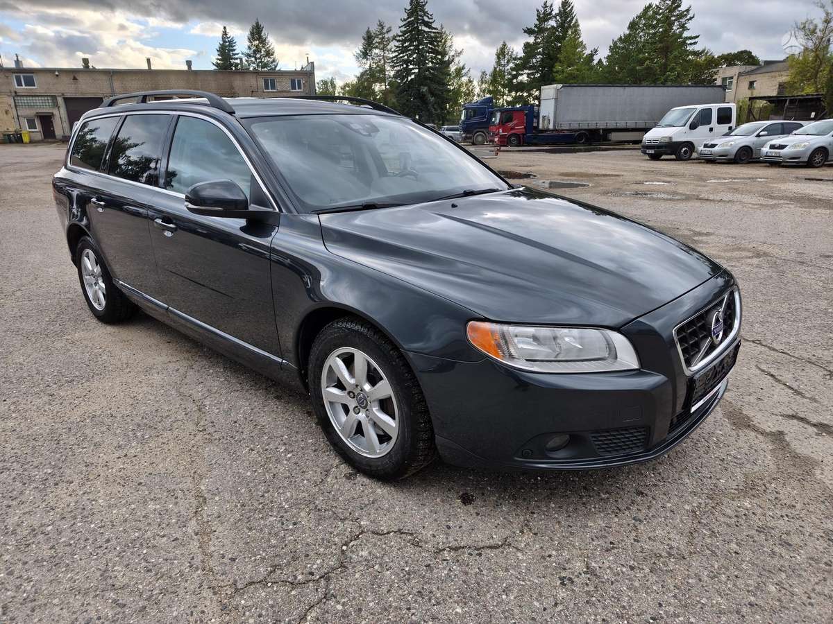 Volvo V70 2012 — photo 7