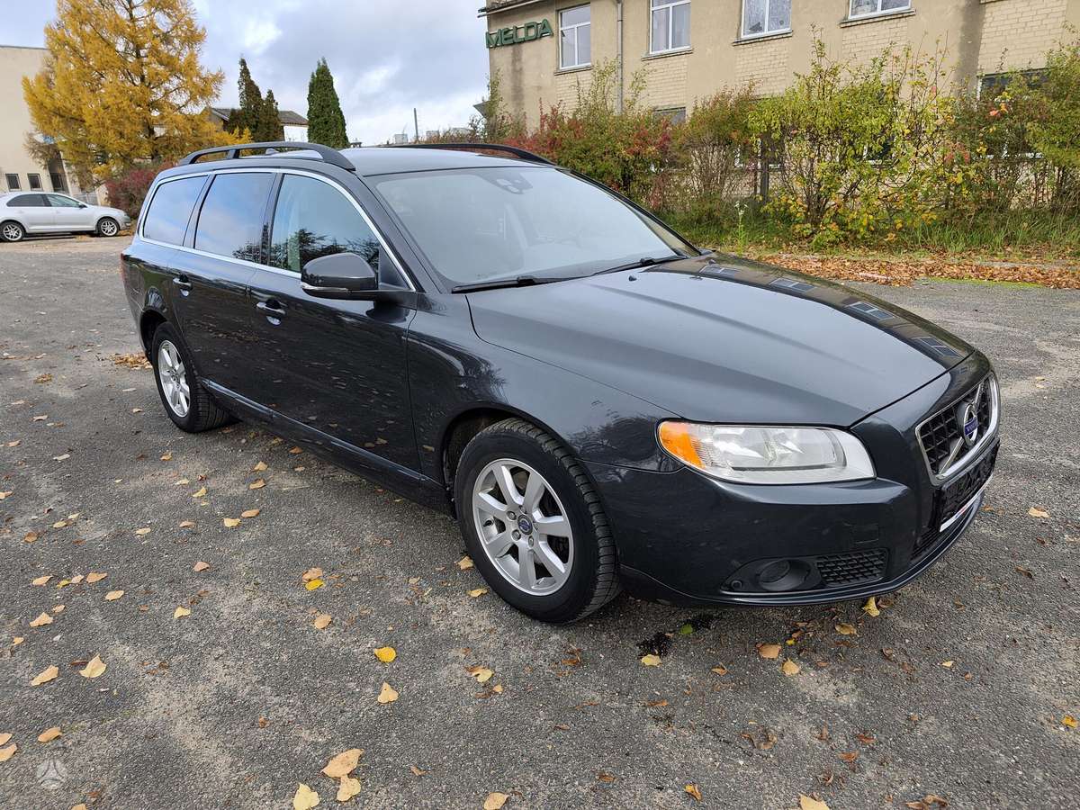 Volvo V70 2012 — photo 8