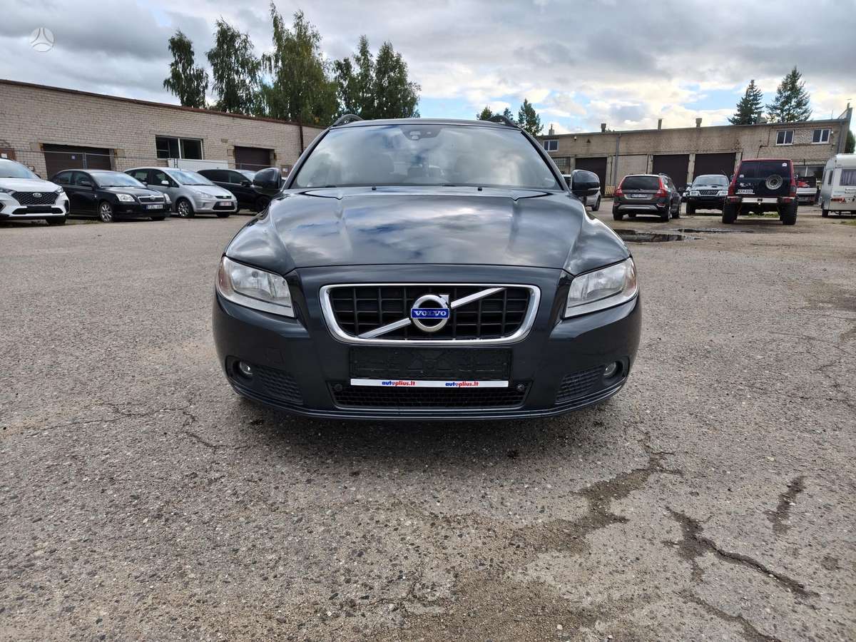 Volvo V70 2012 — photo 8