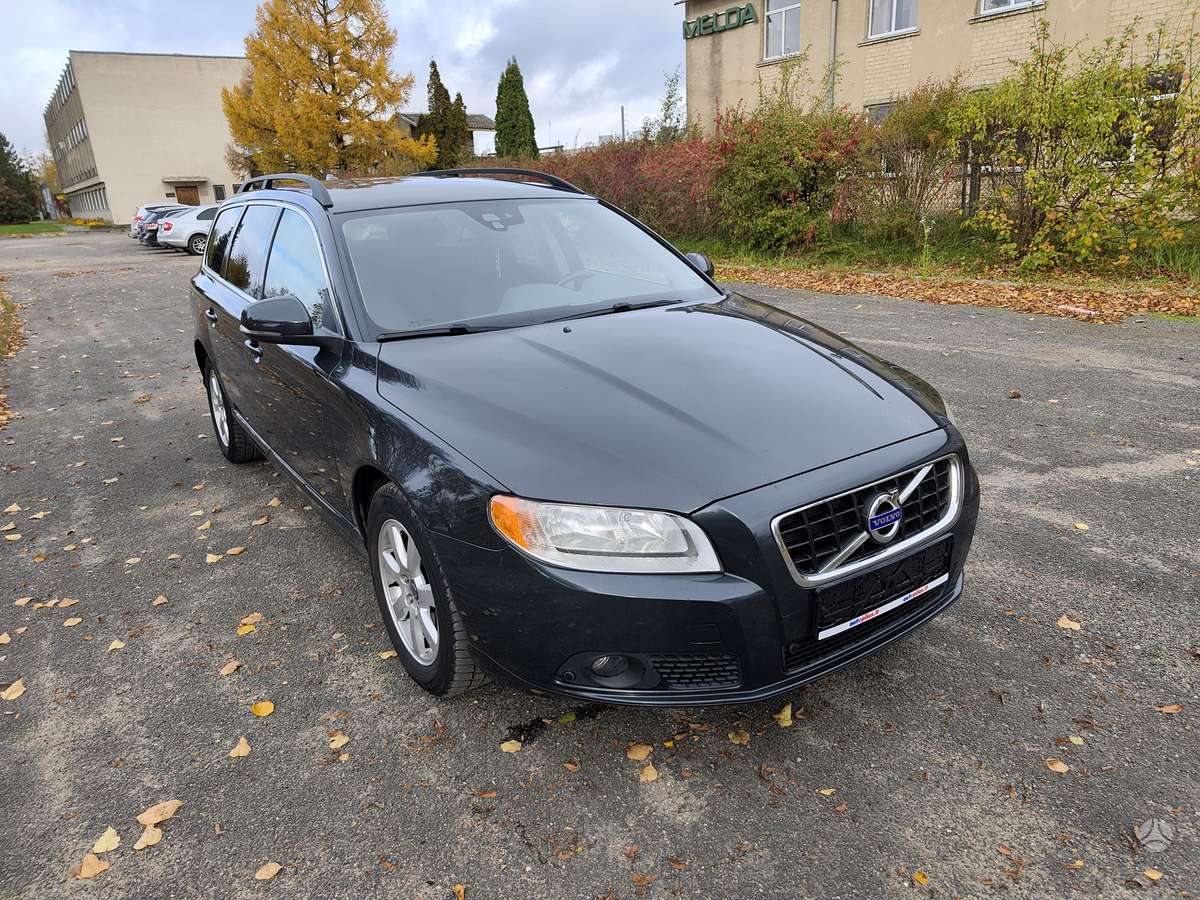 Volvo V70 2012 — photo 9