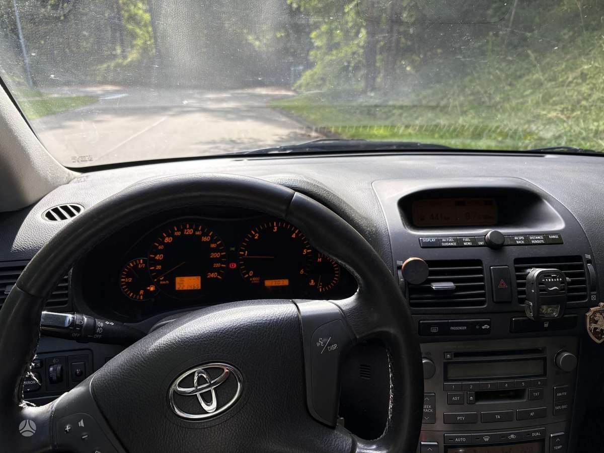 Toyota Avensis 2004 — photo 5
