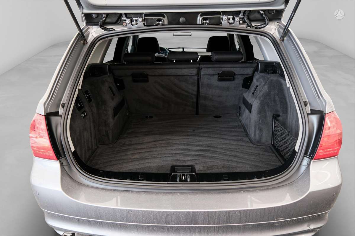 BMW 320 2009 — photo 12
