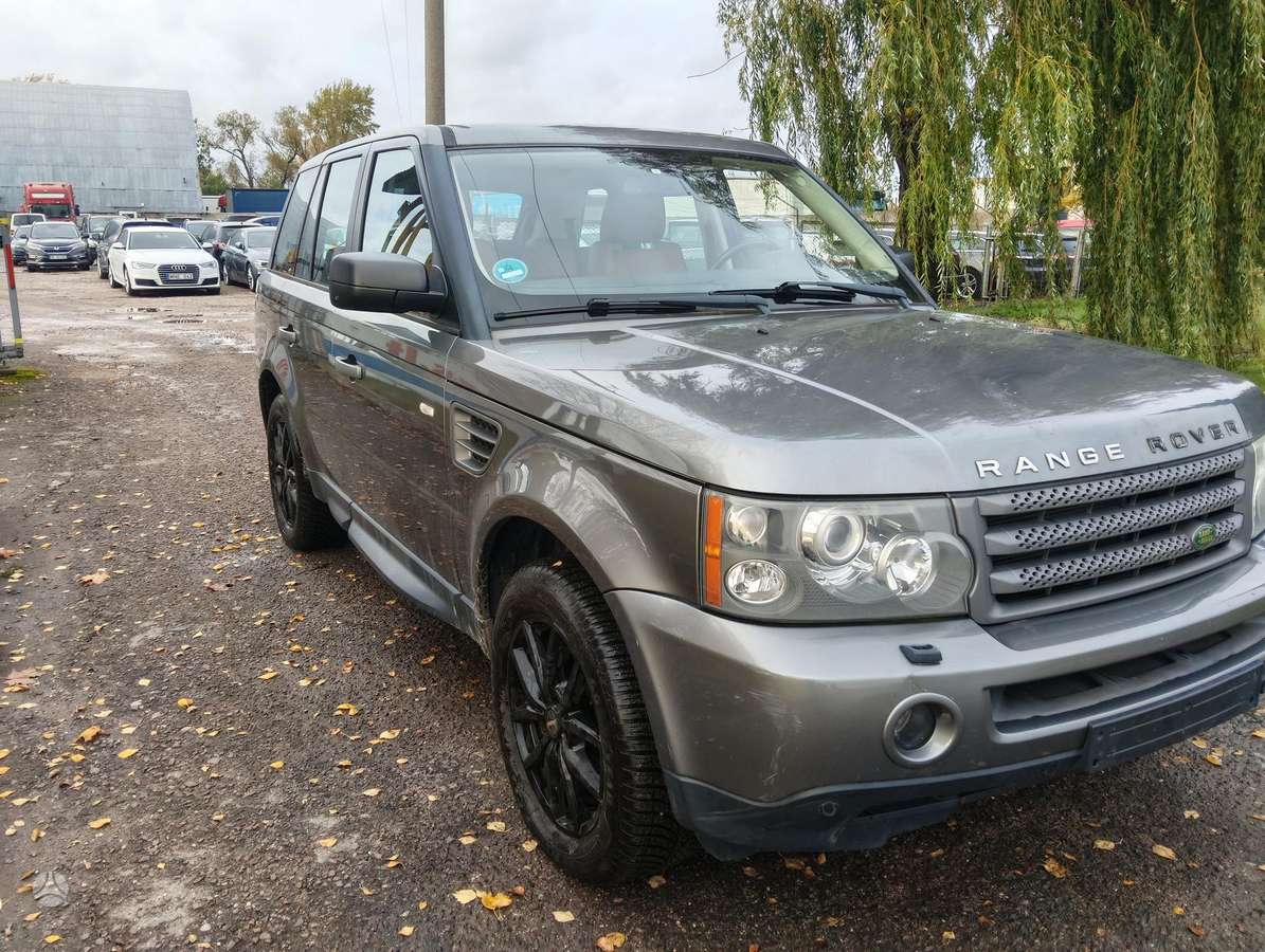 Land Rover 2008 — rear view