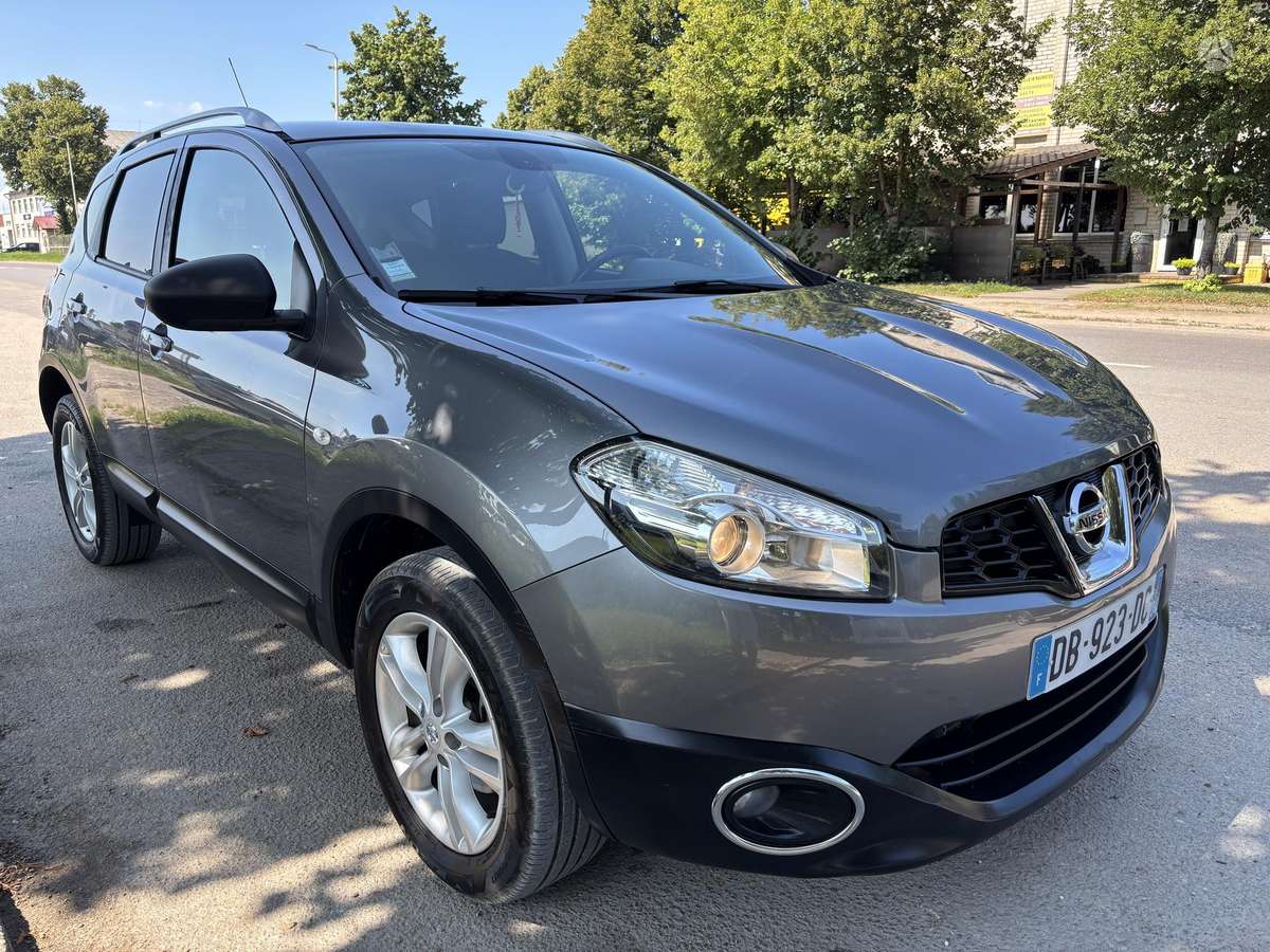 Nissan Qashqai 2013 — вигляд ззаду