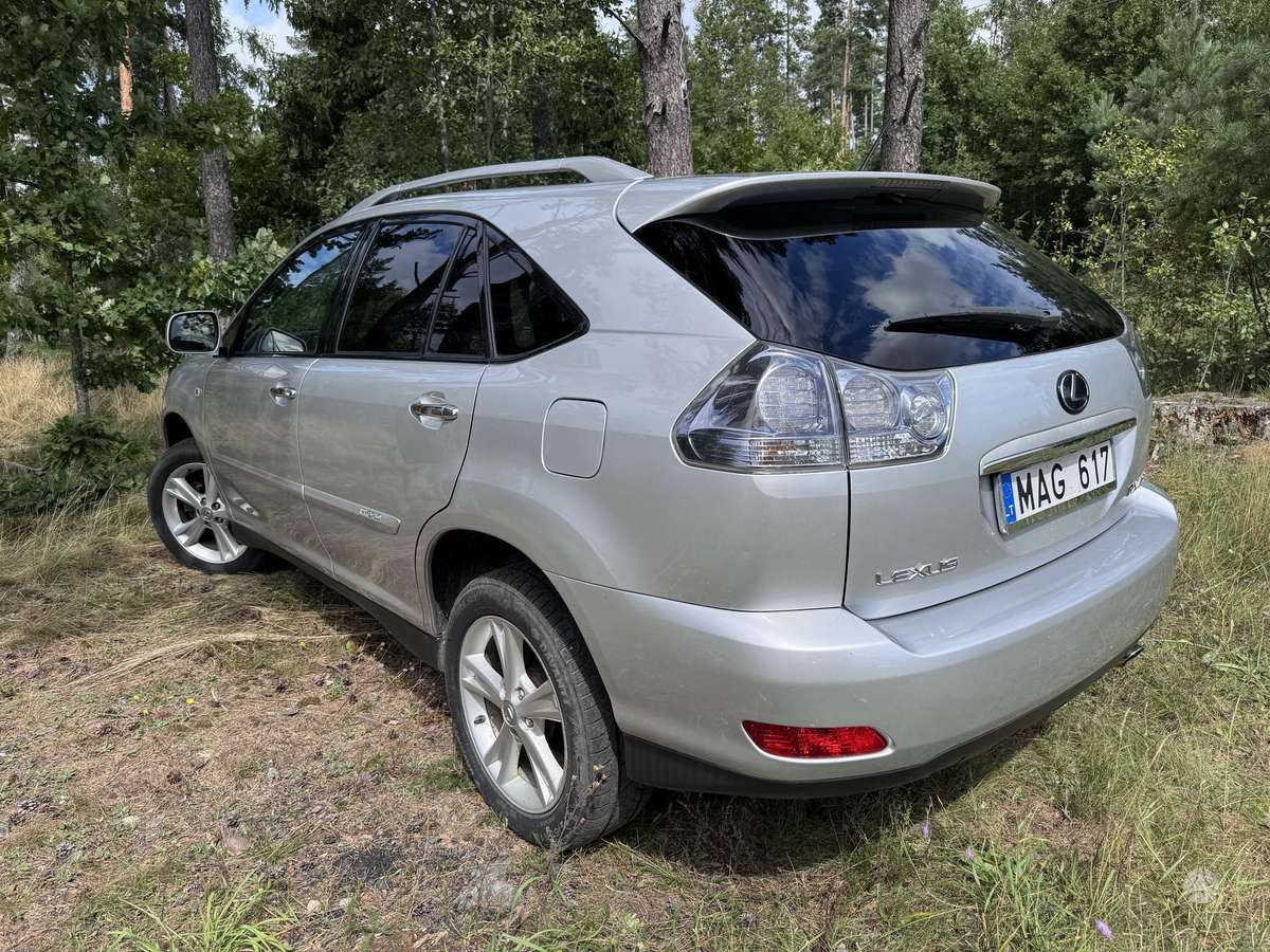 Lexus RX 2010 — interior
