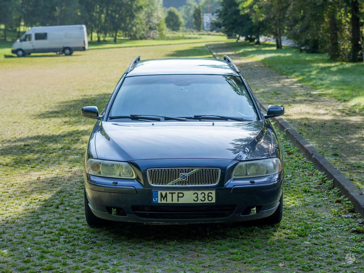 Volvo V70 2006 — салон