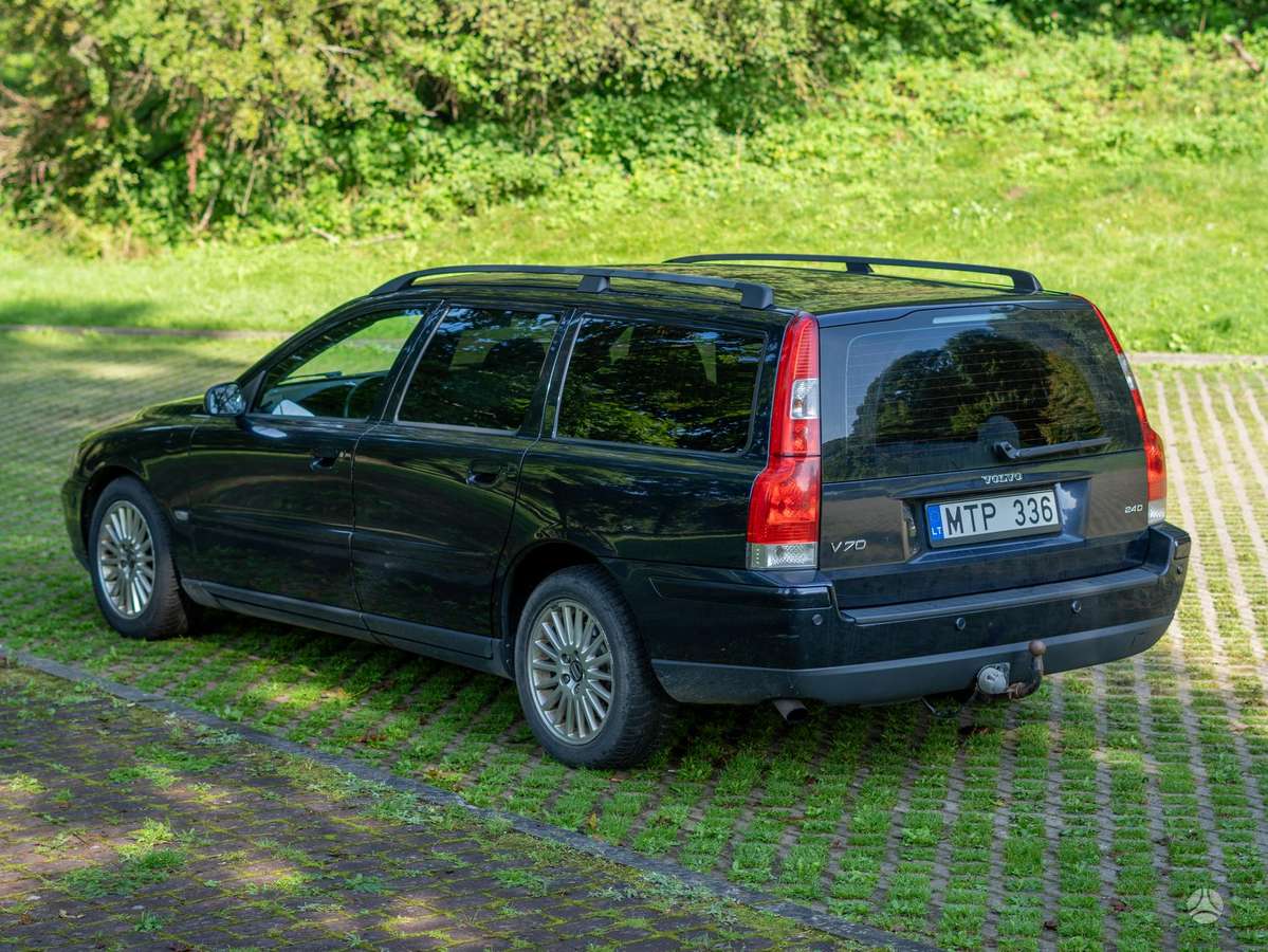 Volvo V70 2006 — двигун 2401 cm³, 185 HP (136kW)