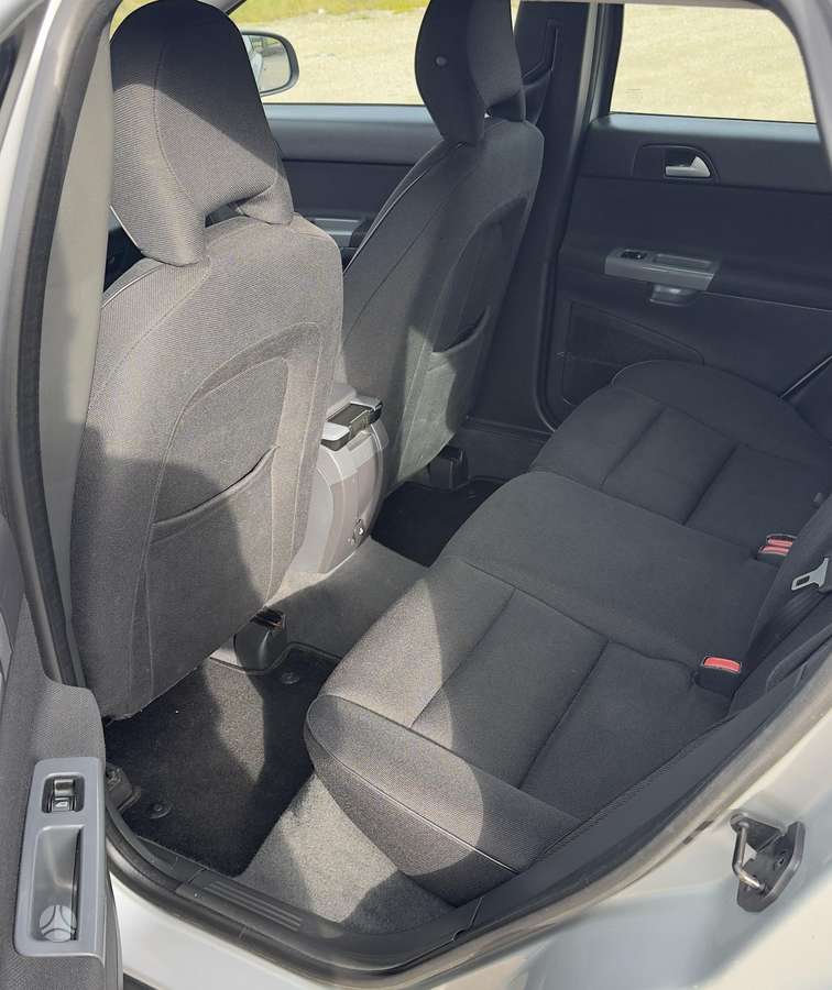 Volvo V50 2010 — photo 14