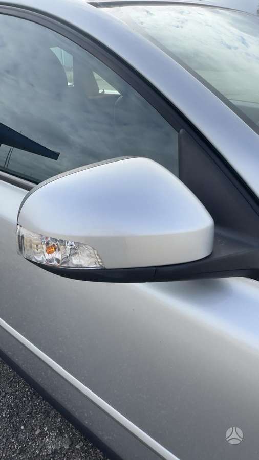 Volvo V50 2010 — photo 19