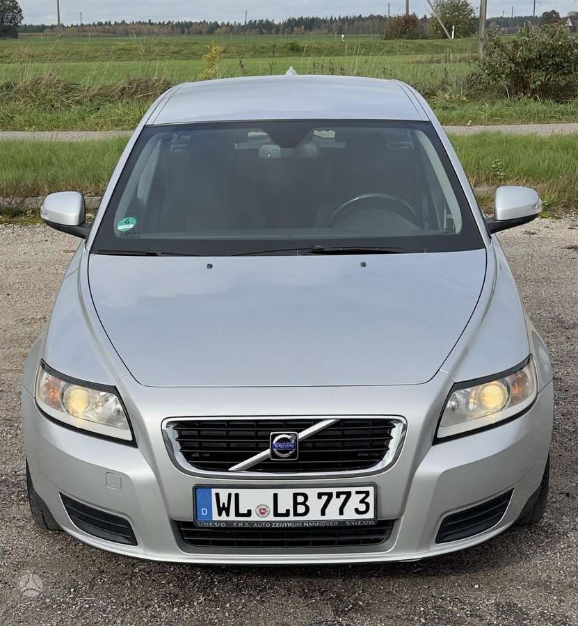 Volvo V50 2010 — photo 5