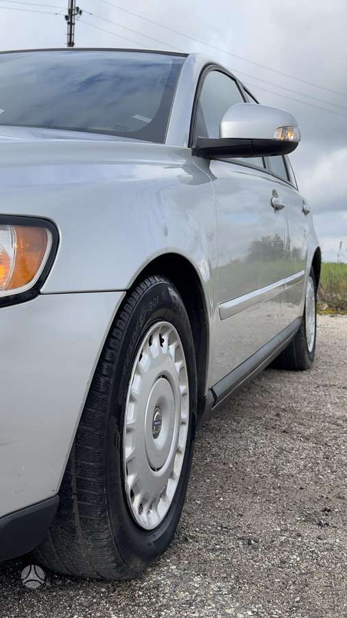 Volvo V50 2010 — photo 7