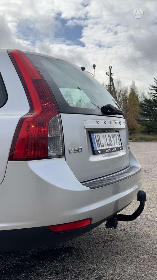 Volvo V50 2010 — photo 9