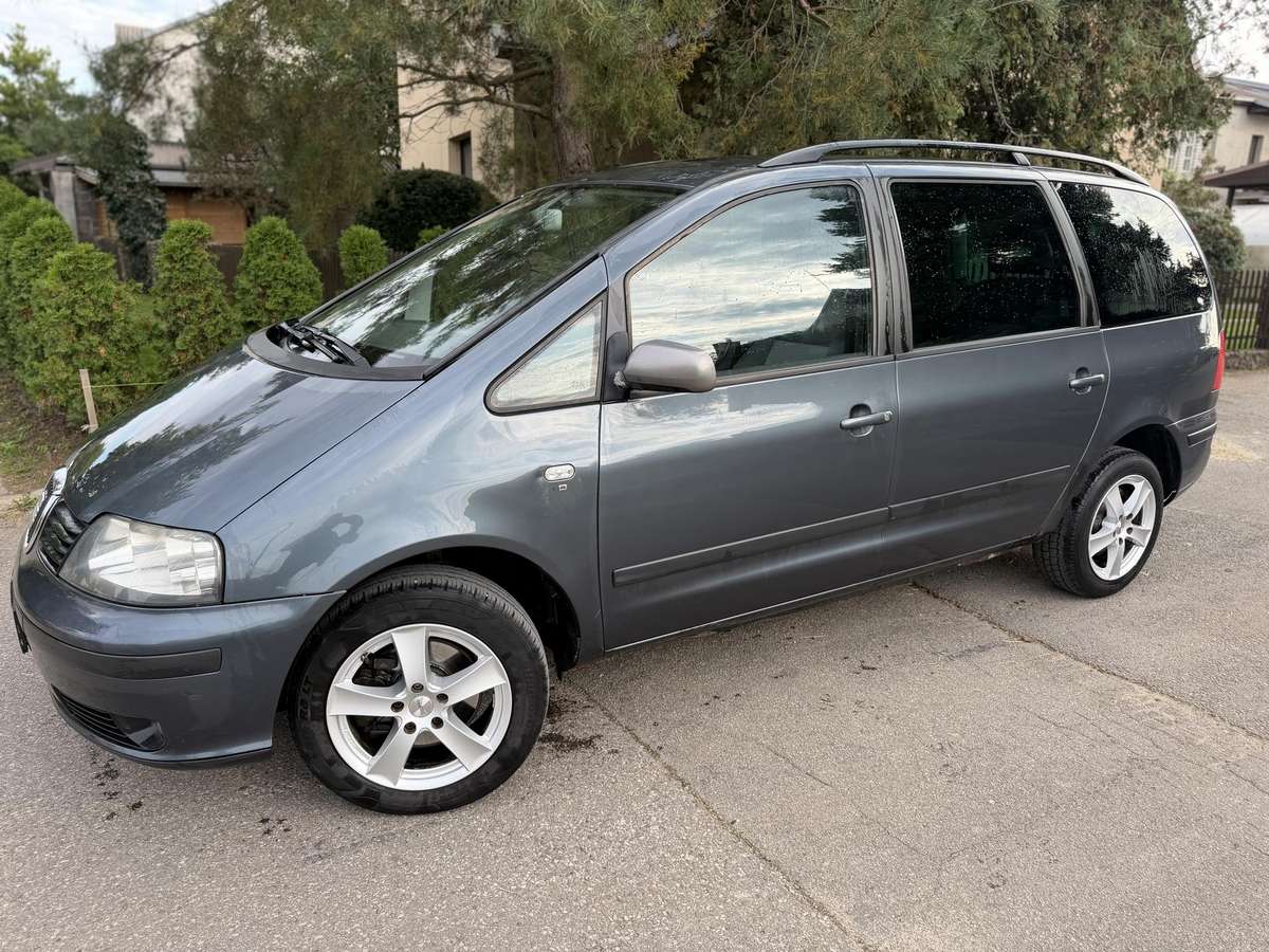 Seat Alhambra 2006 — rear view