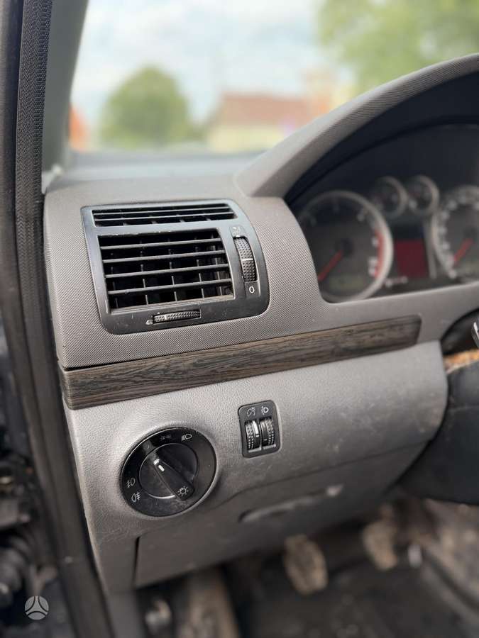 Seat Alhambra 2006 — photo 21