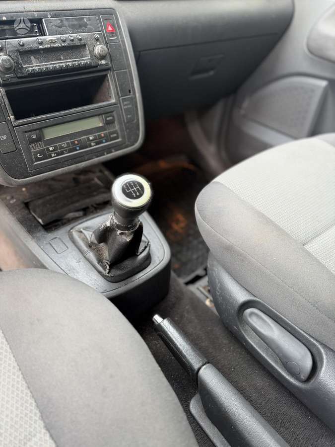 Seat Alhambra 2006 — photo 24