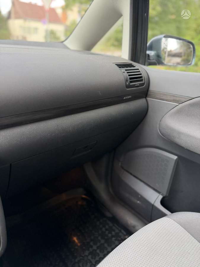 Seat Alhambra 2006 — photo 26