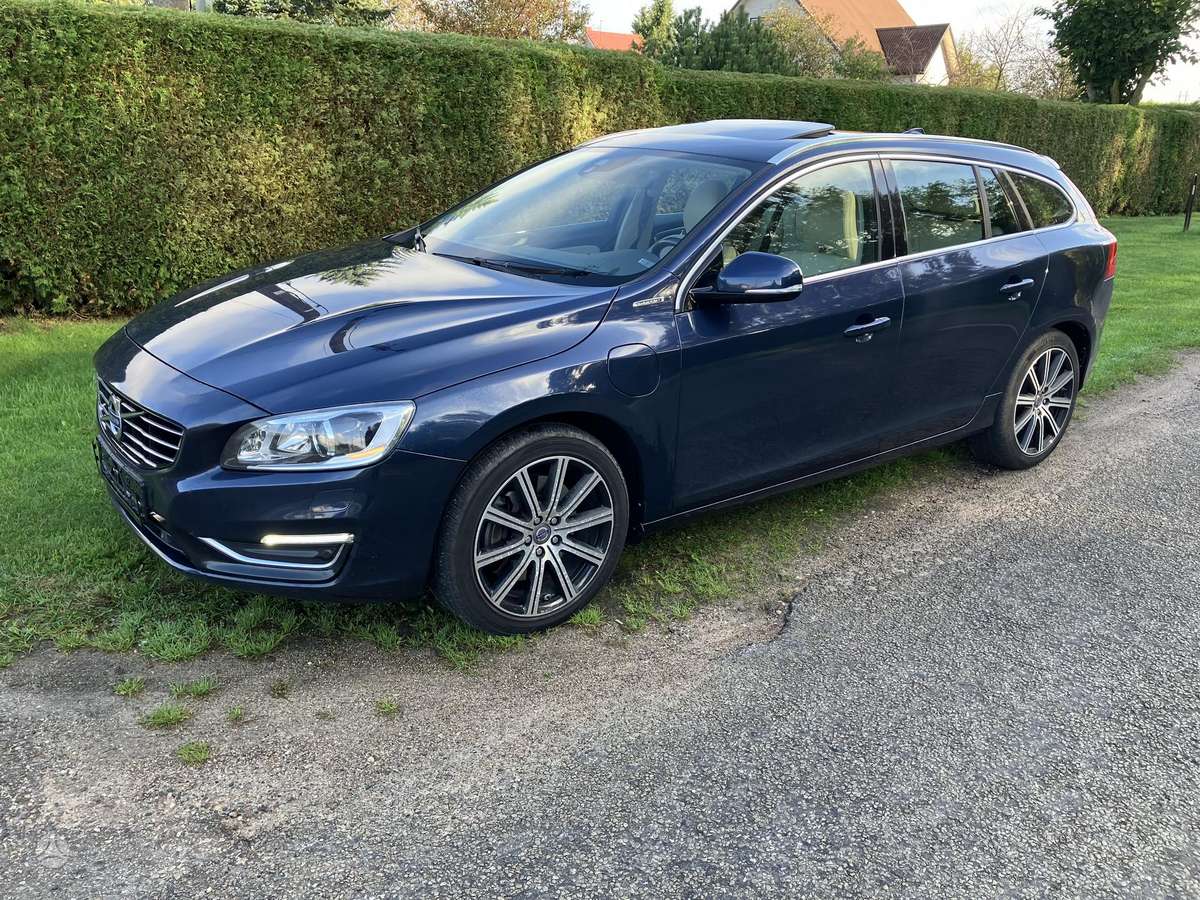 Volvo V60, 2015