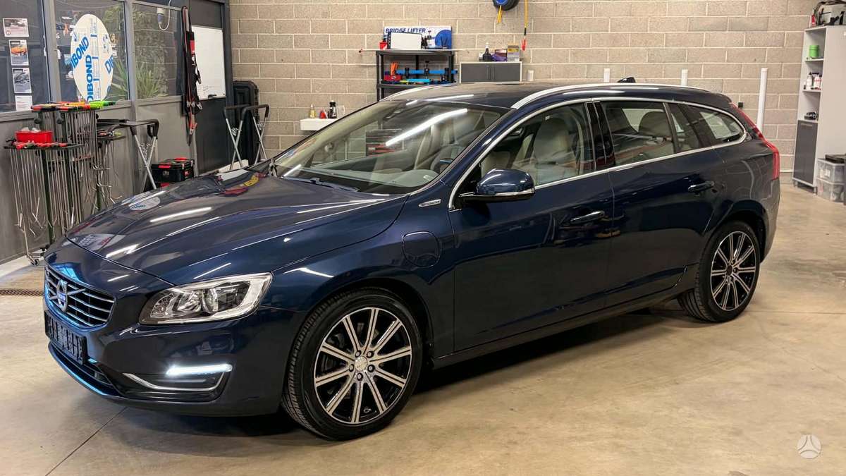 Volvo V60 2015 — photo 5