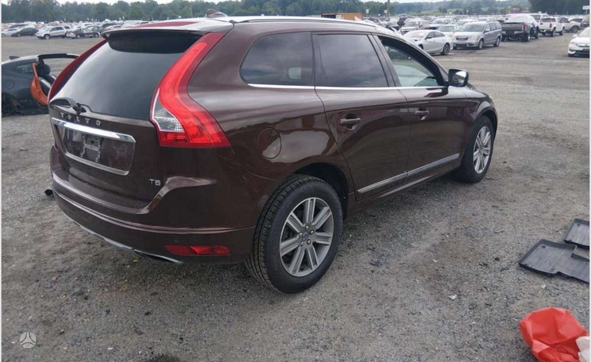 Volvo XC60 2015 — photo 11